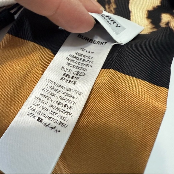 NWT Burberry London Reversible Silk Animal Print Long Bandeau Scarf - Picture 6 of 11